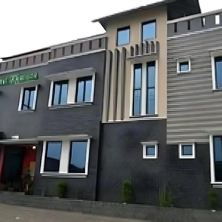 Hotel Khalista Purwakarta Exteriér fotografie