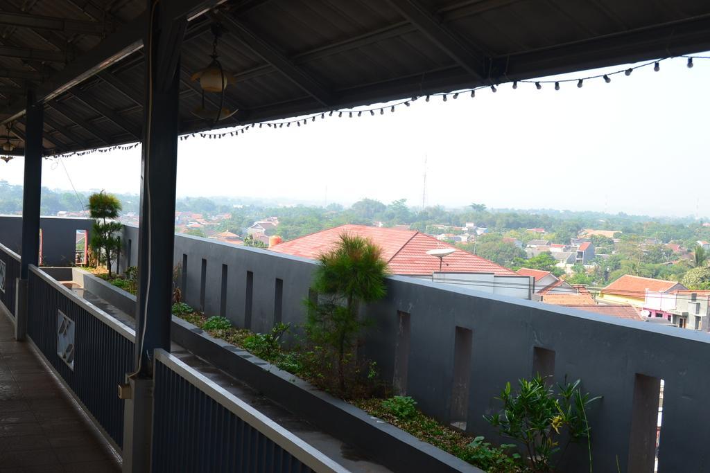 Hotel Khalista Purwakarta Exteriér fotografie