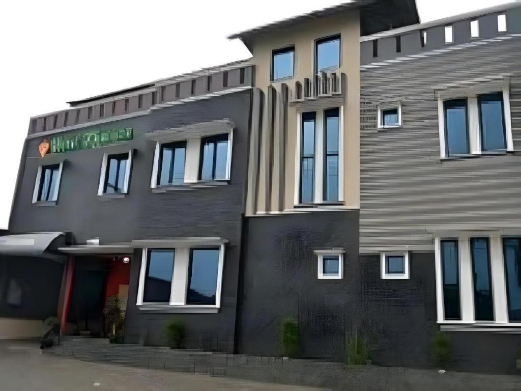 Hotel Khalista Purwakarta Exteriér fotografie