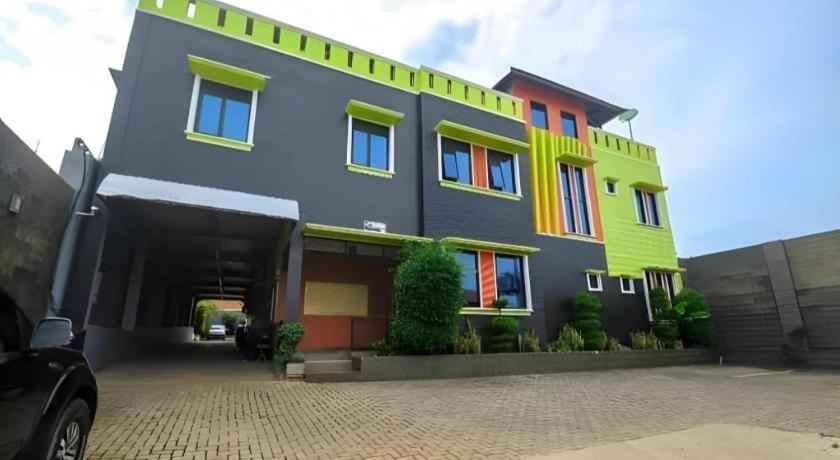Hotel Khalista Purwakarta Exteriér fotografie
