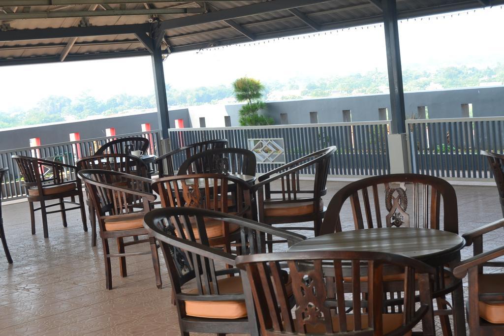 Hotel Khalista Purwakarta Exteriér fotografie